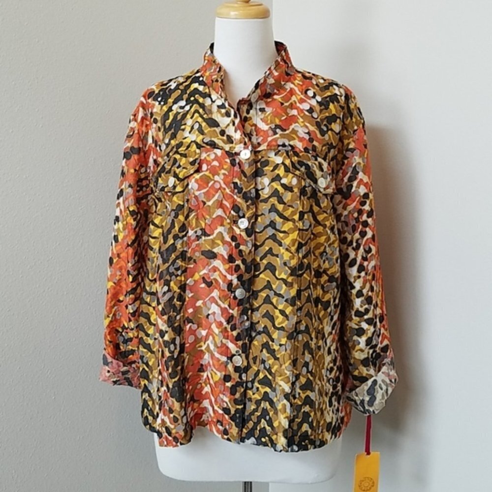 NWT Ruby Rd Tribe Vibe Button Top